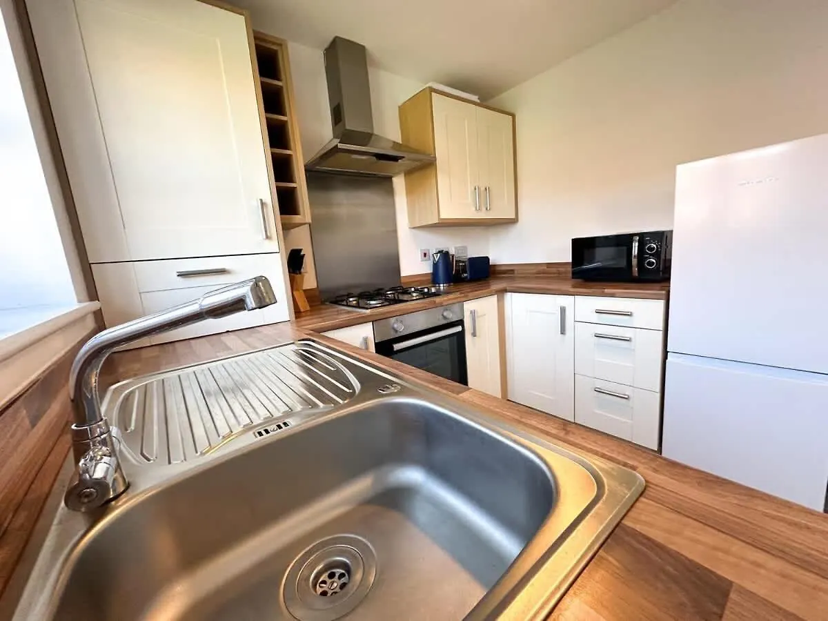 Coral House By Blue Skies Stays Thornaby on Tees
